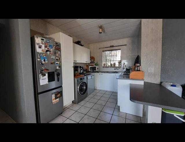 2 BEDROOM PROPERTY TO RENT IN VAALPARK